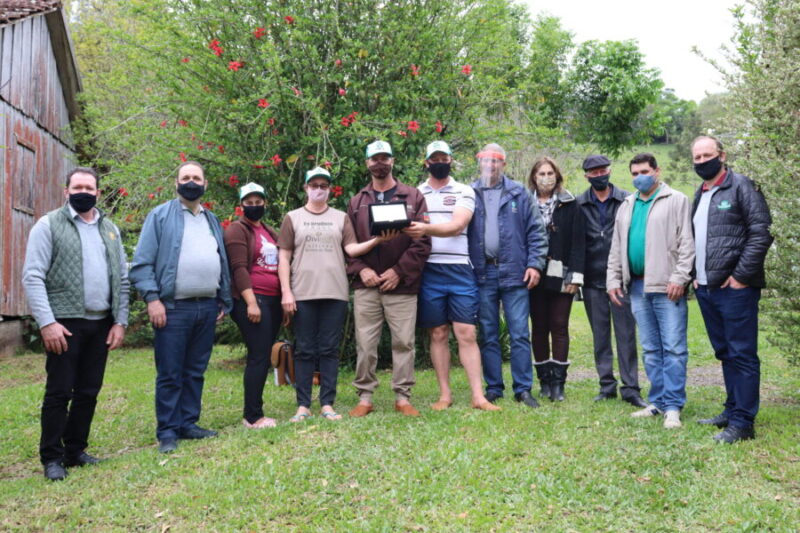 Fetag RS em Conexão visita propriedades em São Pedro do Sul FETAG RS